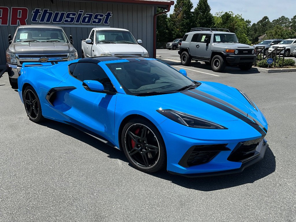 Used 2022 Chevrolet Corvette Stingray Coupe w/ Z51 Performance Package image 2