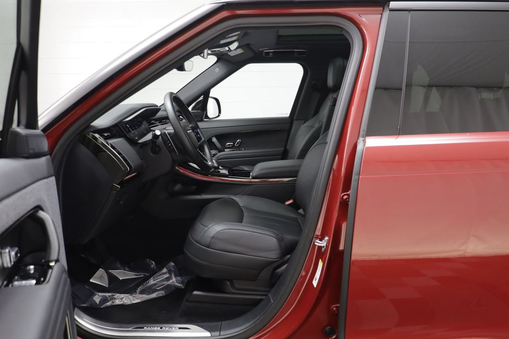Certified 2025 Land Rover Range Rover Sport SE AWD/4WD image 5