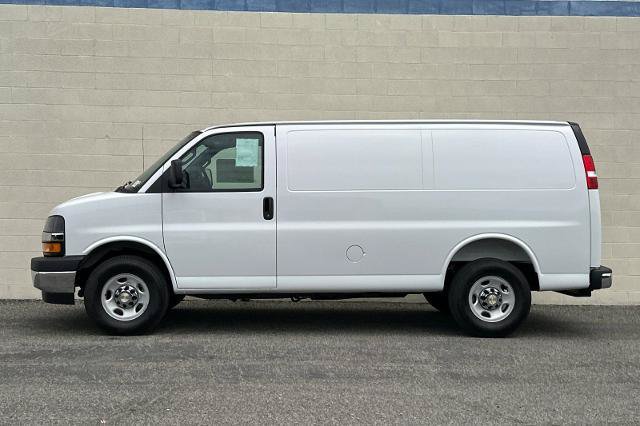 New 2026 Chevrolet Express 2500 w/ Driver Convenience Package RWD image 7