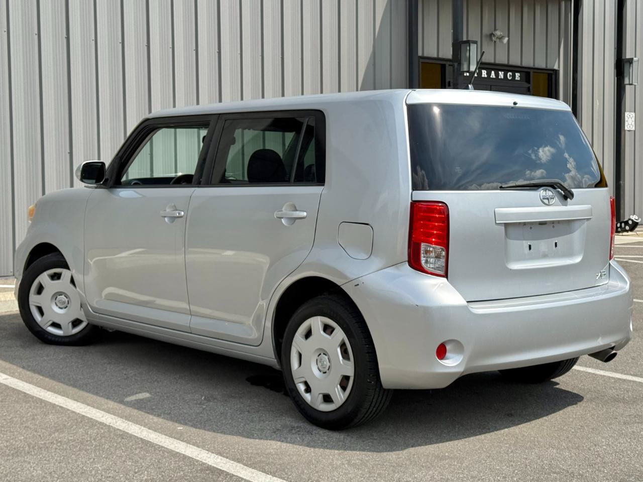 Used 2012 Scion xB FWD image 7