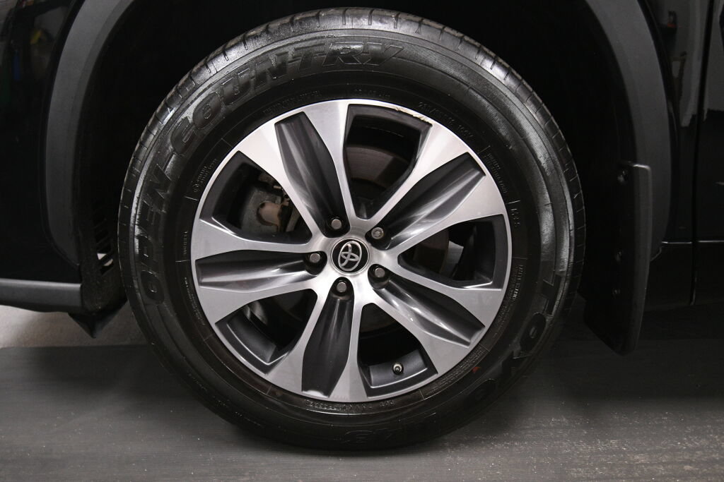 Used 2023 Toyota Highlander XLE AWD/4WD image 37