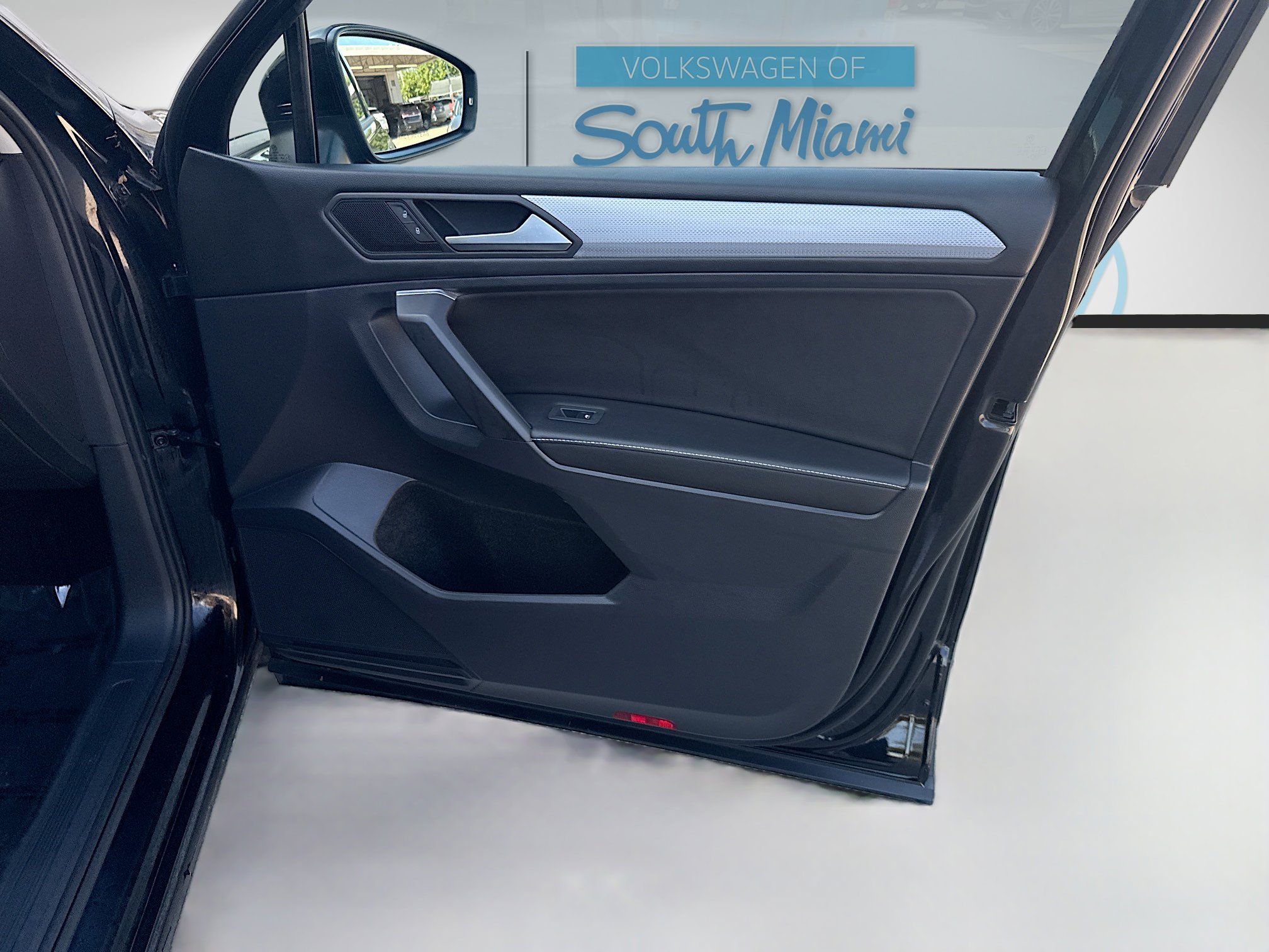 Used 2022 Volkswagen Tiguan S image 33