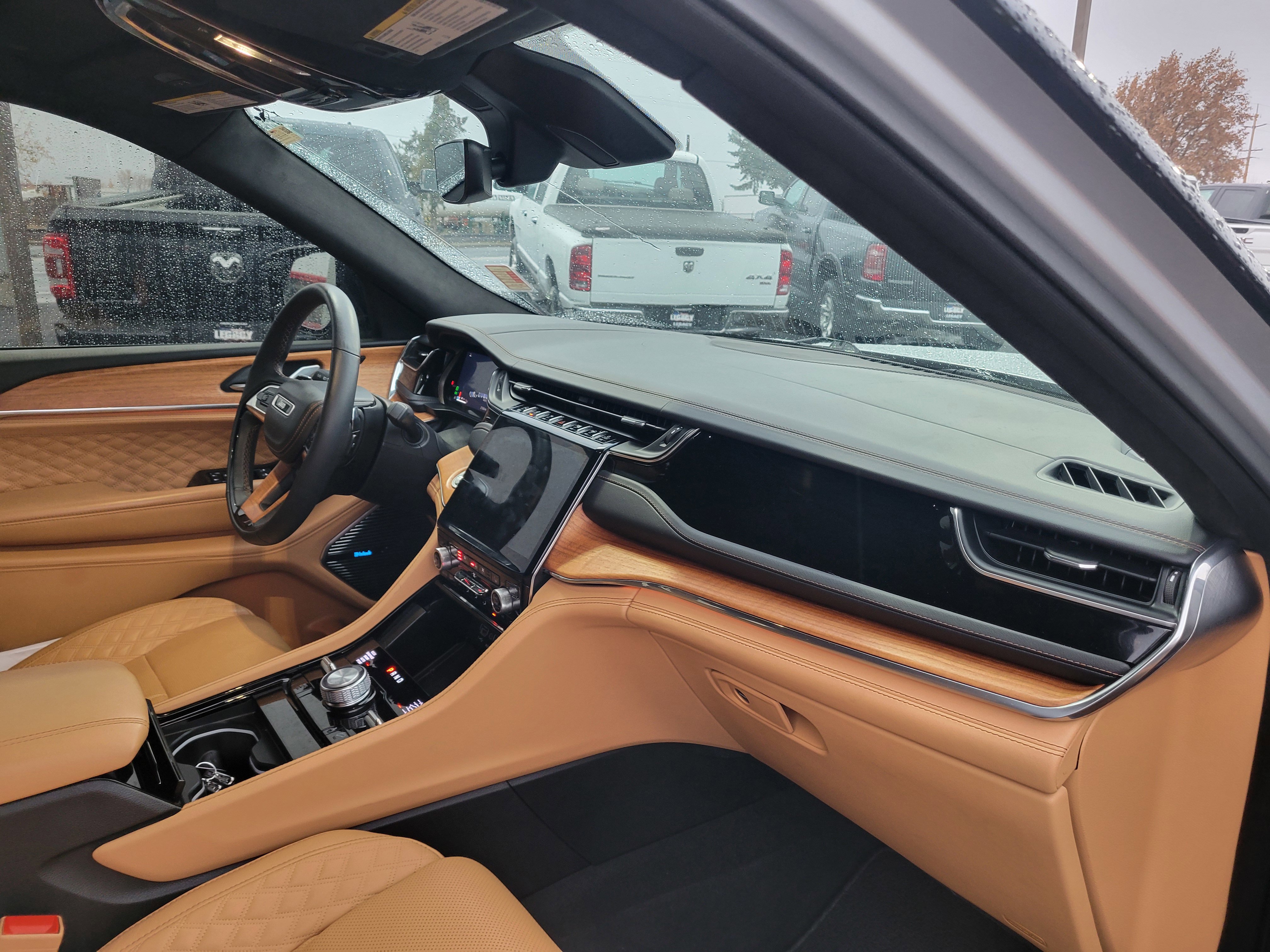 Used 2024 Jeep Grand Cherokee L Summit image 24