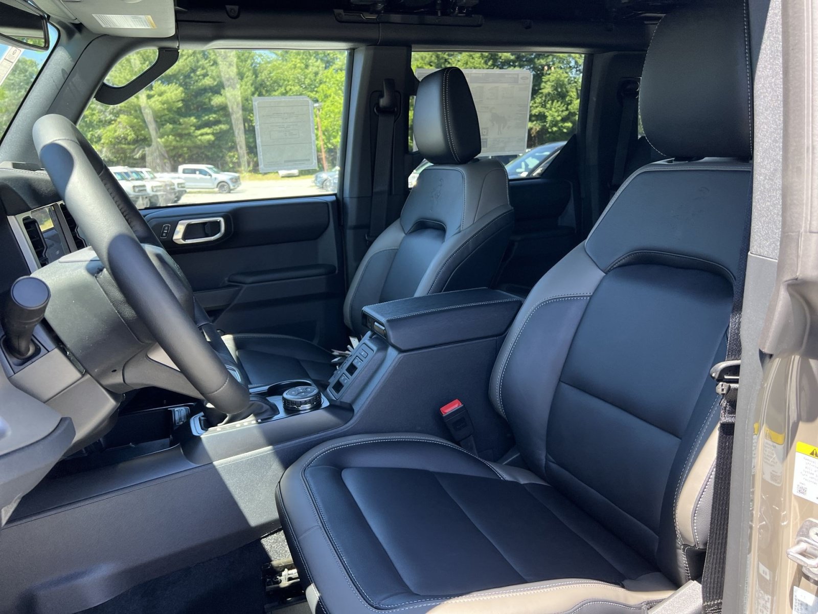 New 2026 Ford Bronco Outer Banks w/ Sasquatch Package AWD/4WD image 13