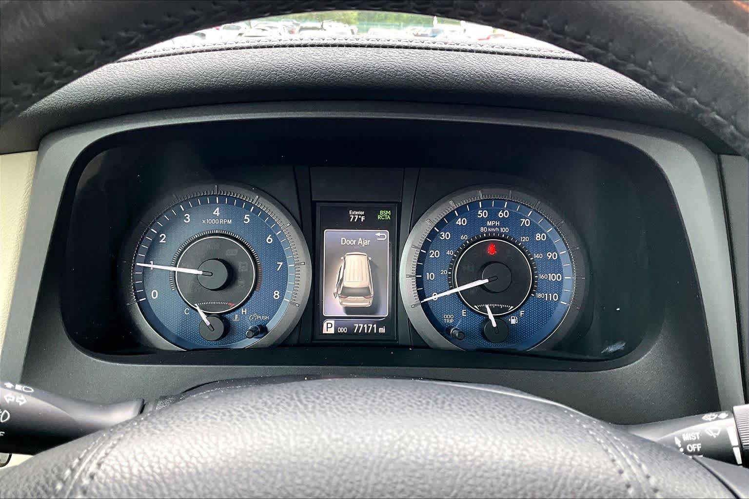 Used 2020 Toyota Sienna XLE Premium FWD image 25
