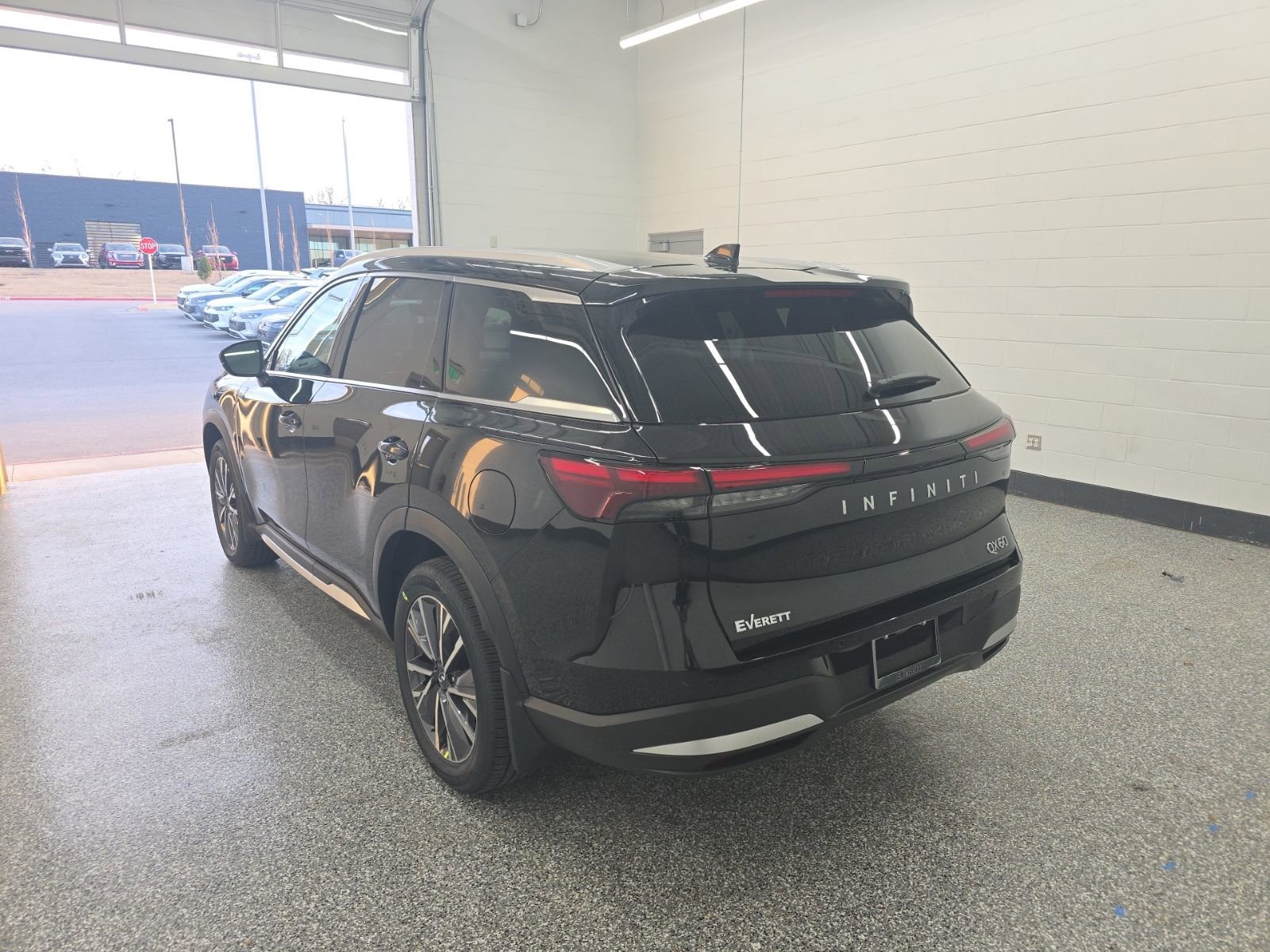 New 2026 INFINITI QX60 Luxe w/ Cargo Package FWD image 4