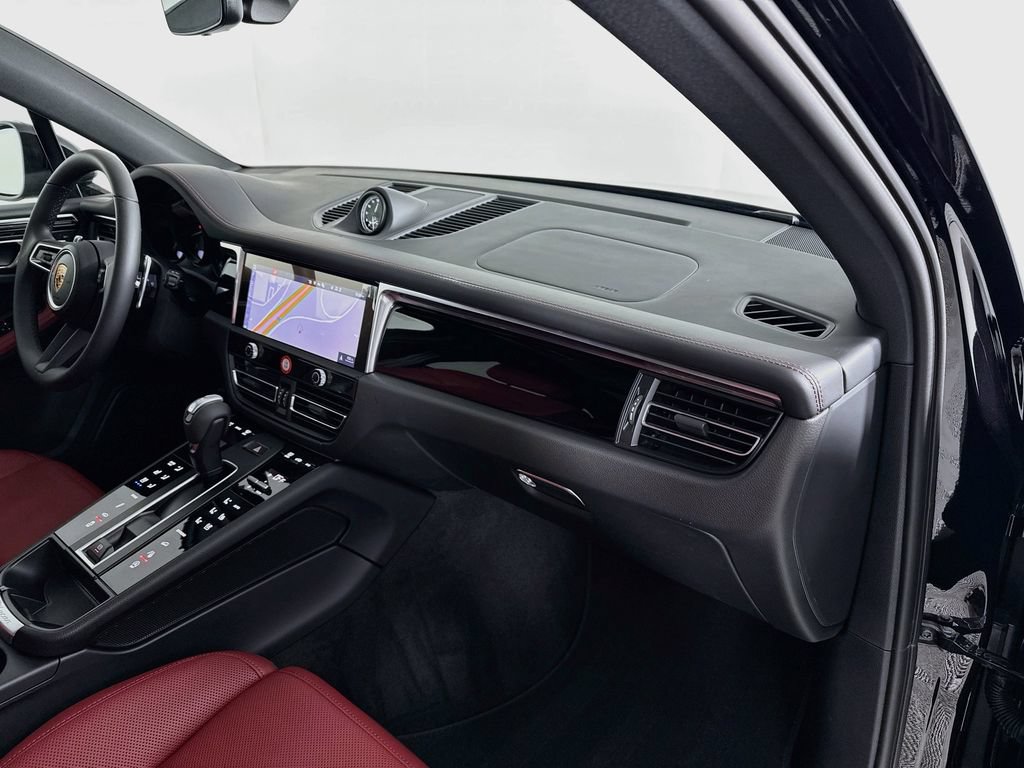 New 2026 Porsche Macan AWD/4WD image 31