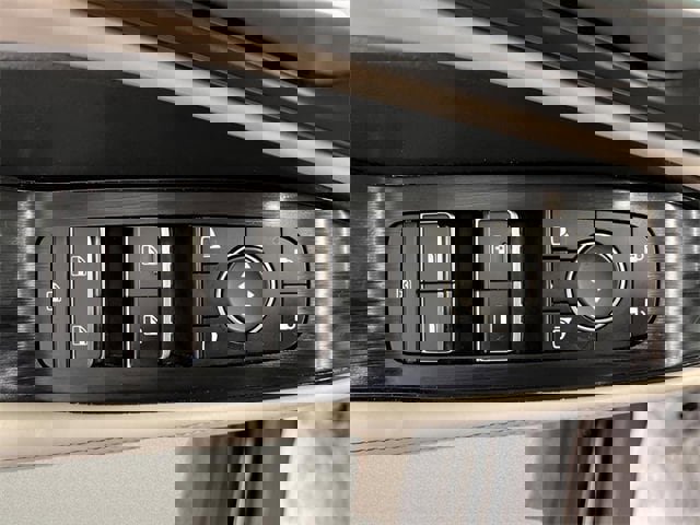 Used 2023 Nissan Rogue SL w/ SL Premium Package image 16