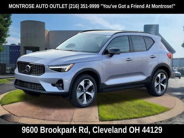 New 2026 Volvo XC40 B5 Plus w/ Protection Package Premier AWD/4WD image 2