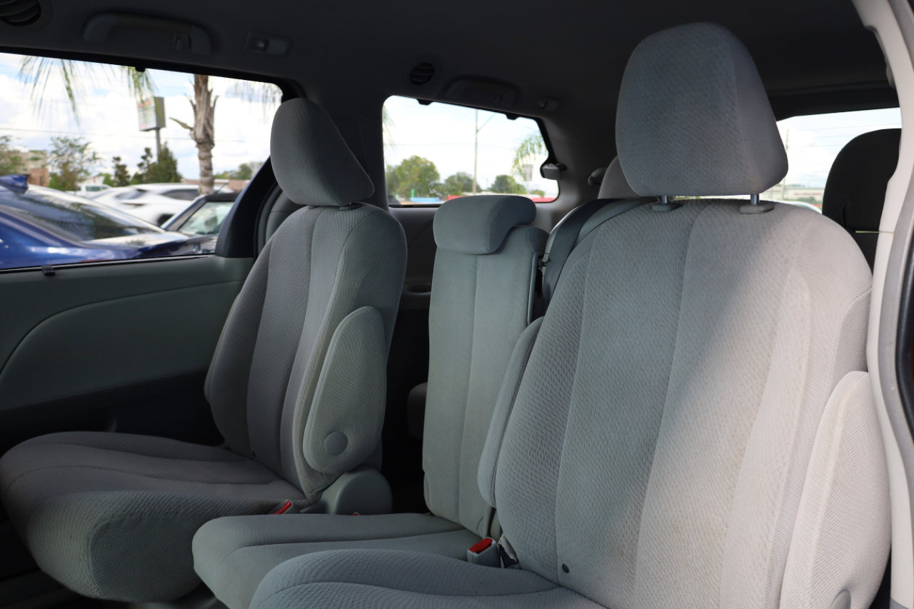 Used 2014 Toyota Sienna LE image 11