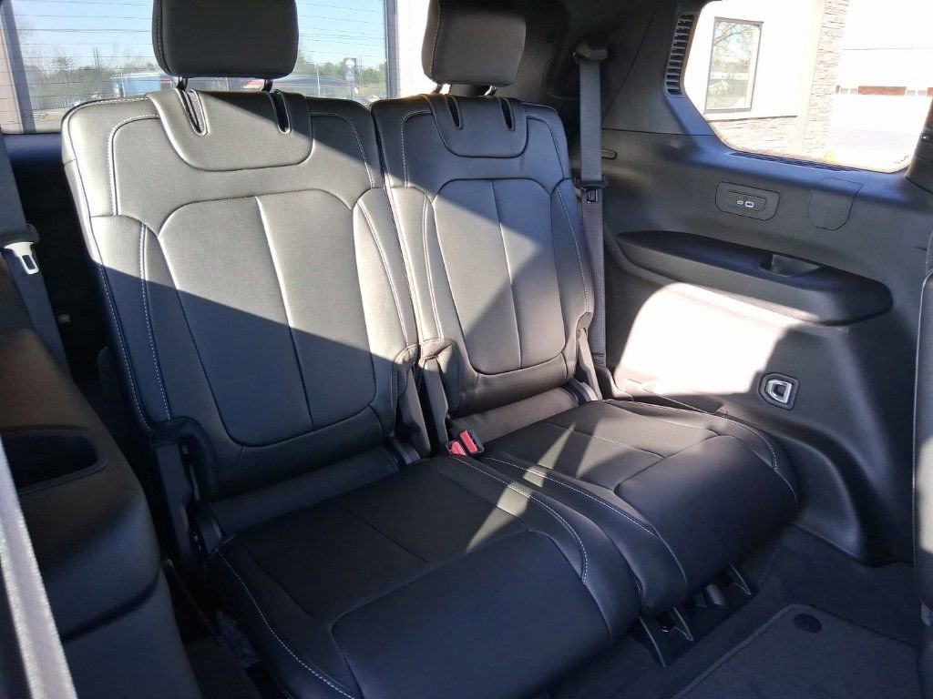 New 2025 Jeep Grand Cherokee L Limited w/ Trailer Tow Package image 15