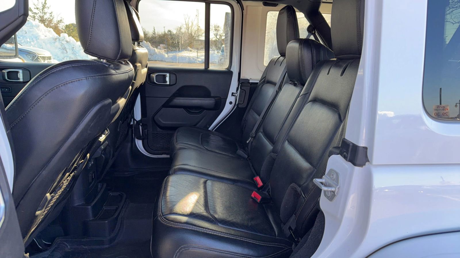 Used 2022 Jeep Wrangler Unlimited Rubicon w/ Trailer Tow Package image 15