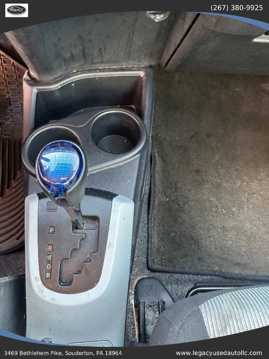 Used 2014 Toyota Prius C Two image 19