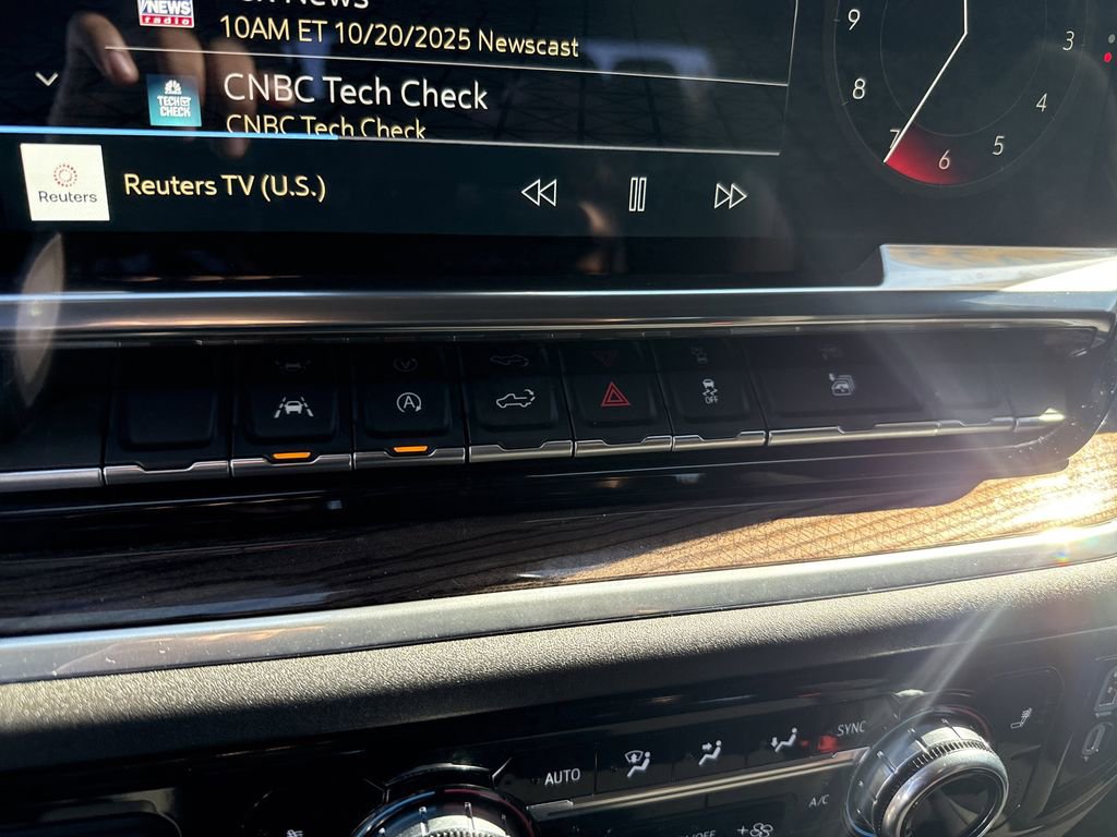 Used 2025 GMC Sierra 1500 Elevation image 28