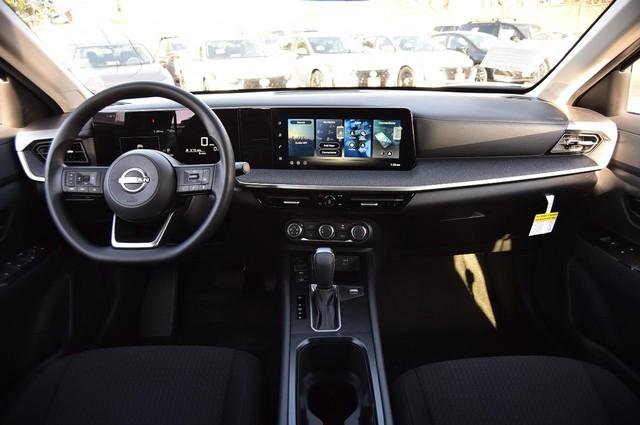 New 2026 Nissan Kicks S image 8