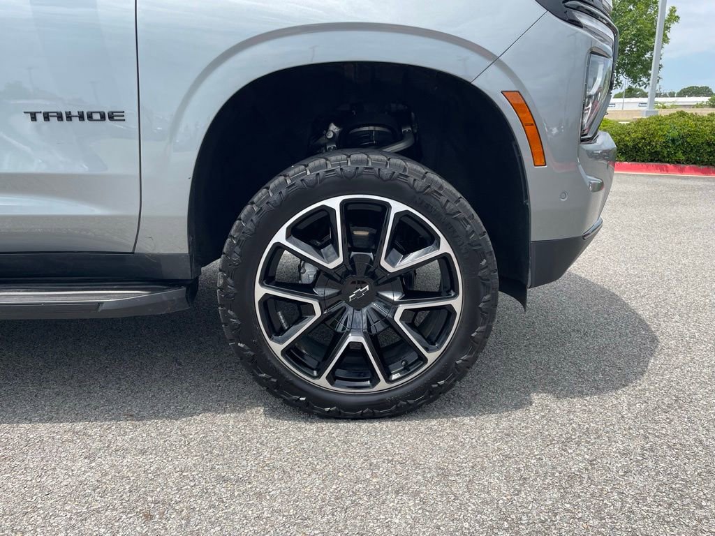 Used 2025 Chevrolet Tahoe RST w/ Comfort Package AWD/4WD image 32