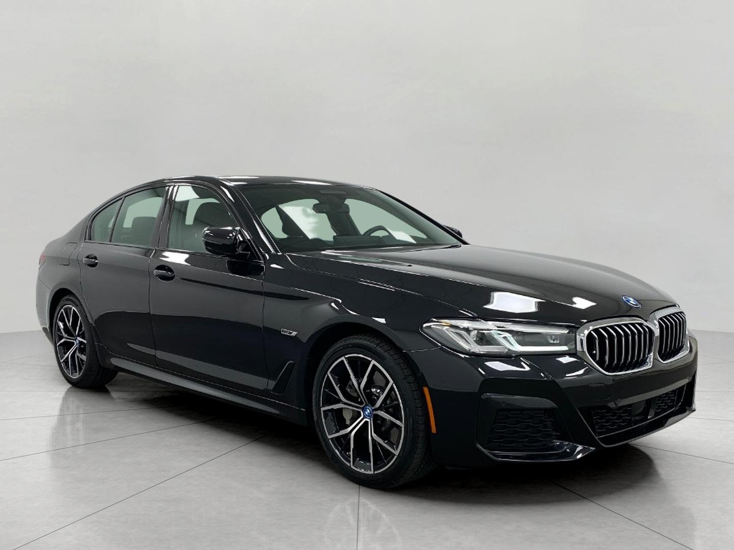 Used 2023 BMW 530e xDrive w/ Executive Package AWD/4WD image 34
