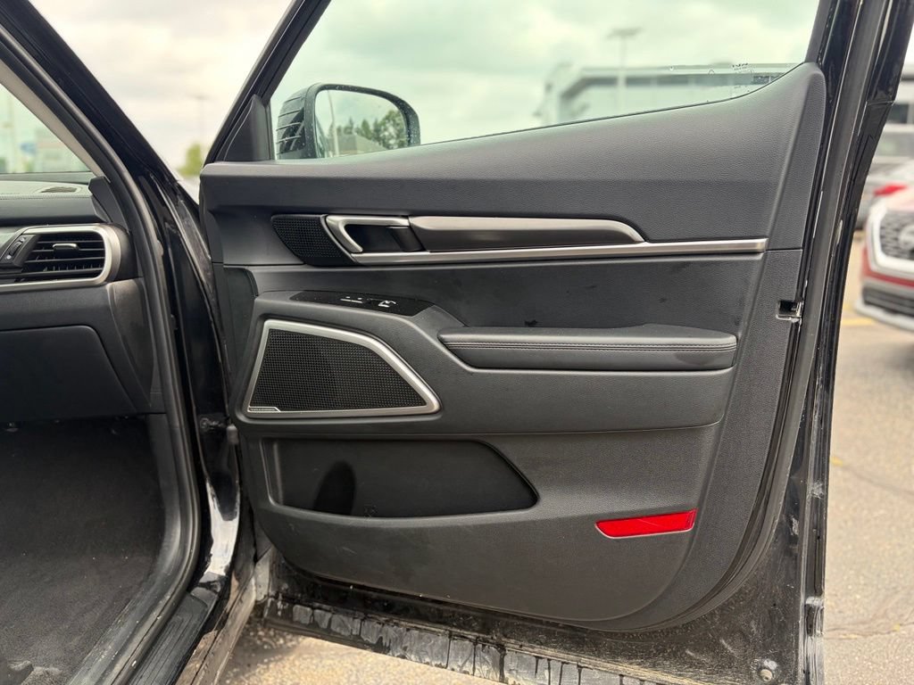Used 2025 Kia Telluride S AWD/4WD image 19
