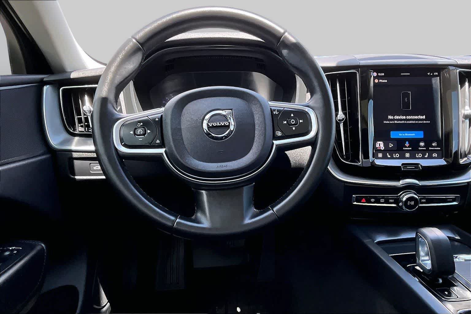 Used 2024 Volvo XC60 B5 Core AWD/4WD image 6