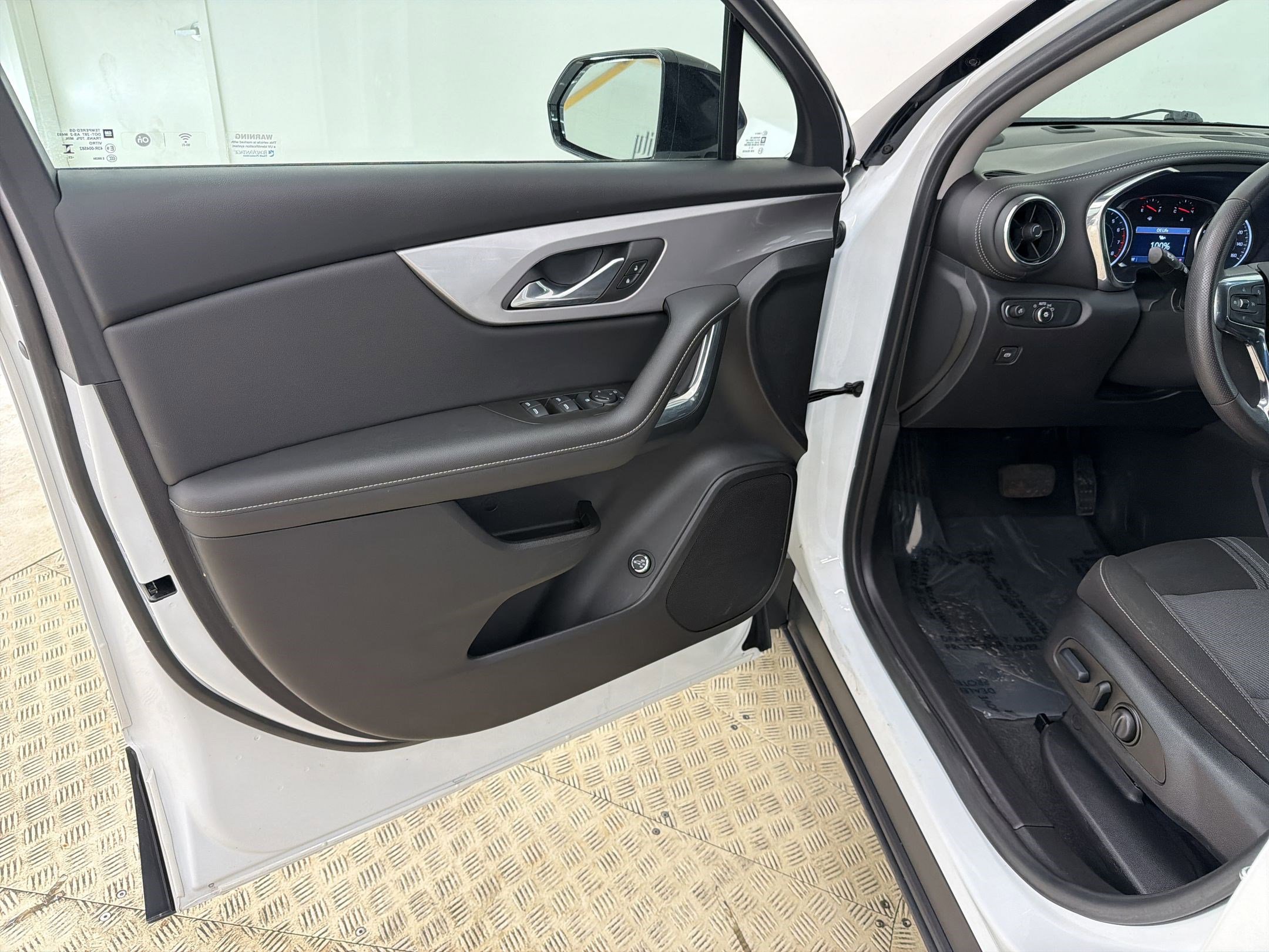 Used 2023 Chevrolet Blazer LT image 21