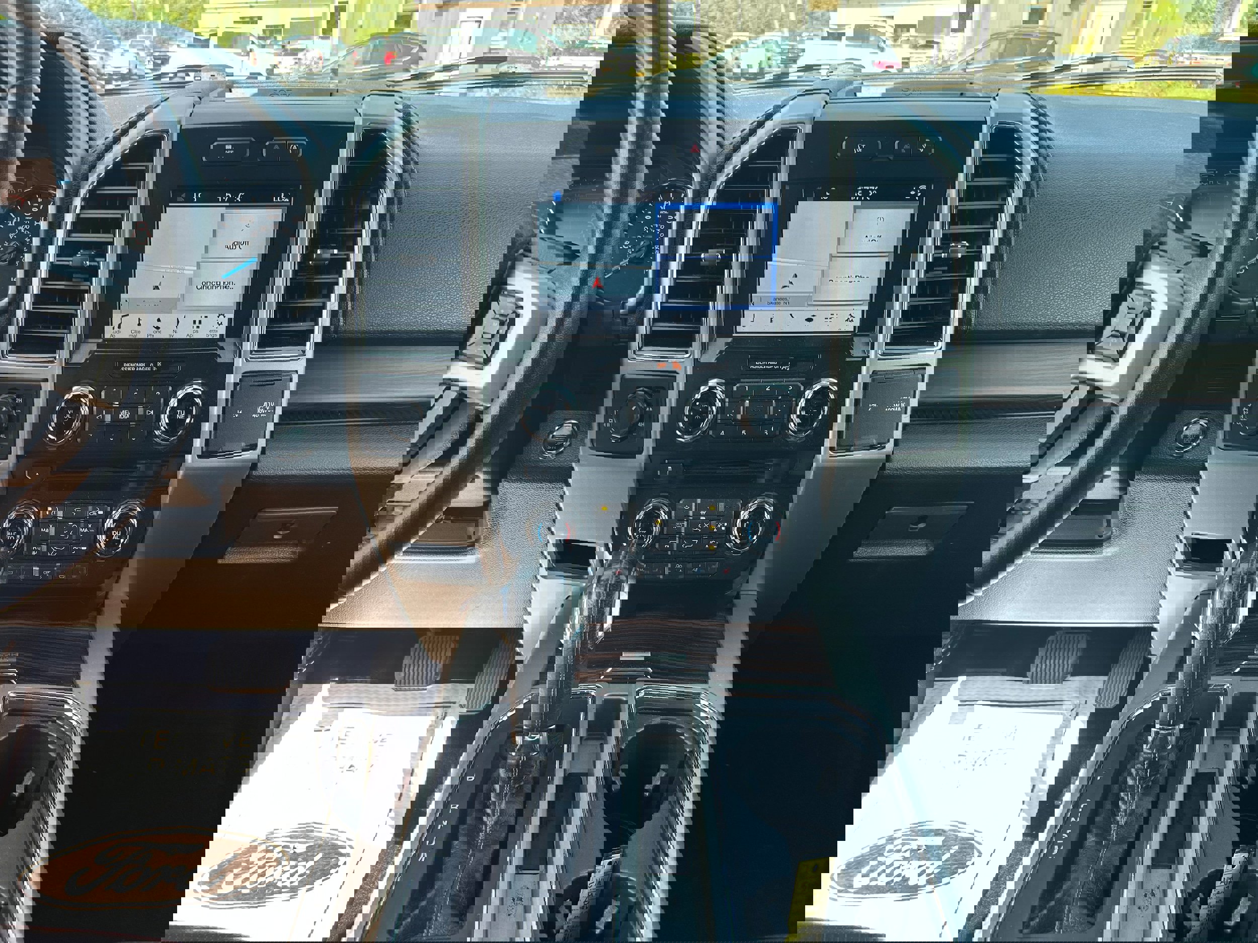 Used 2017 Ford F150 Lariat w/ Equipment Group 502A Luxury image 8