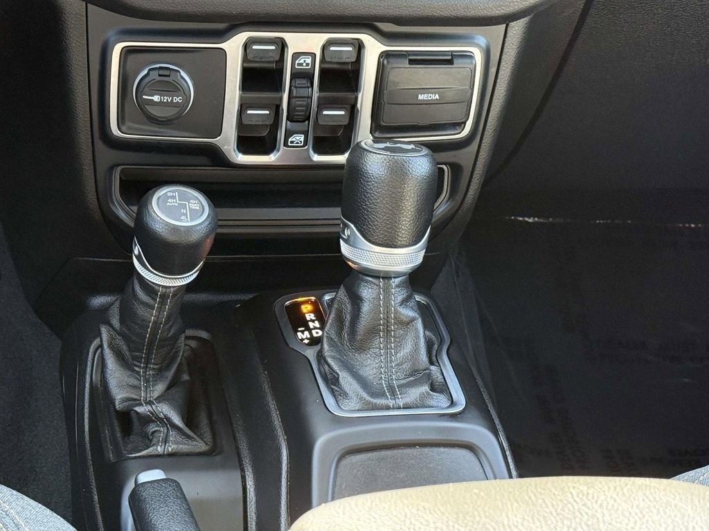Used 2024 Jeep Wrangler Unlimited AWD/4WD image 22