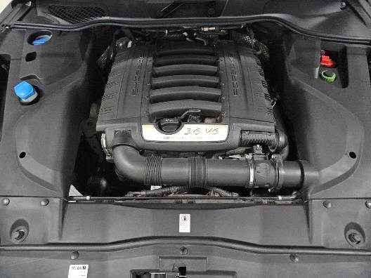 Used 2018 Porsche Cayenne Platinum Edition AWD/4WD image 8