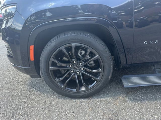 Used 2024 Jeep Grand Wagoneer Series III w/ Quick Order Packagew 28T image 13