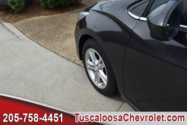 Used 2017 Chevrolet Cruze LT FWD image 15