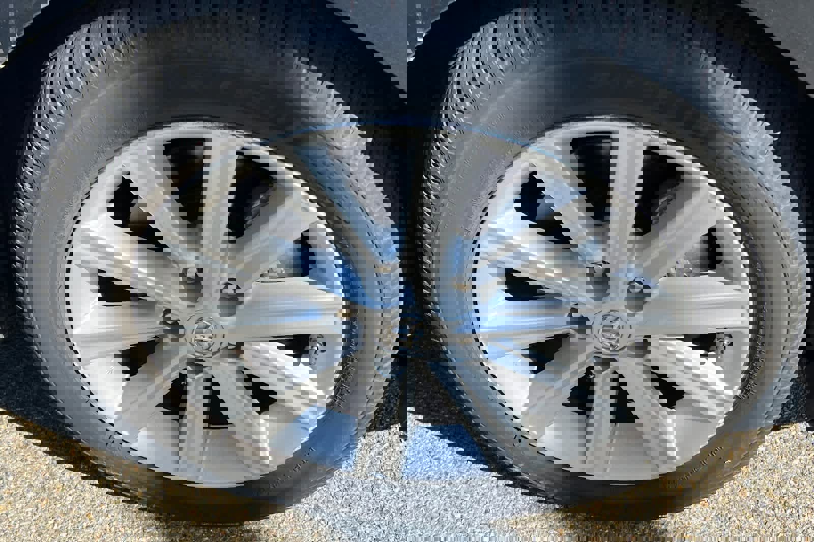 Used 2013 Toyota Camry XLE w/ Leather Pkg image 11