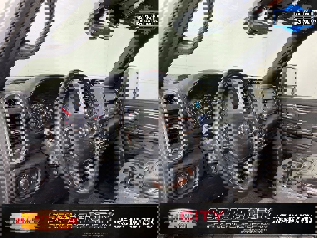 Used 2024 RAM 2500 Big Horn w/ Sport Appearance Package image 11