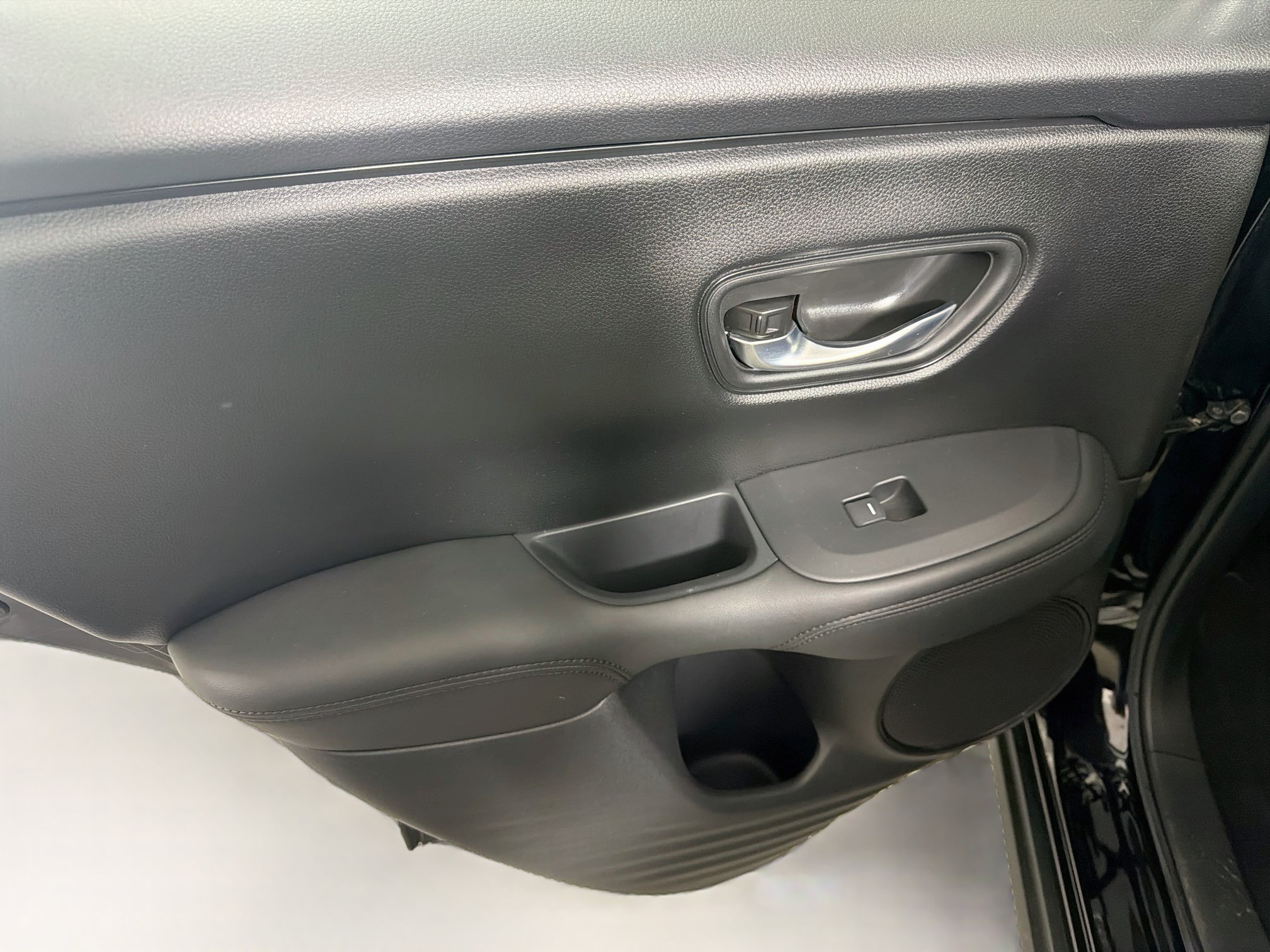 Used 2024 Honda HR-V LX image 24