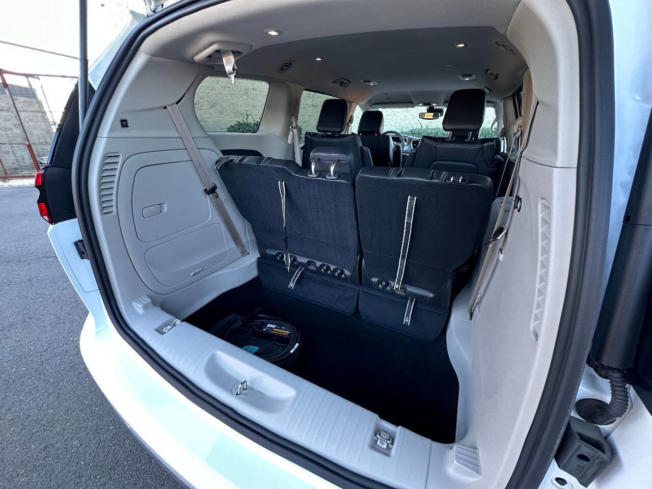 Used 2024 Chrysler Pacifica Limited FWD image 34