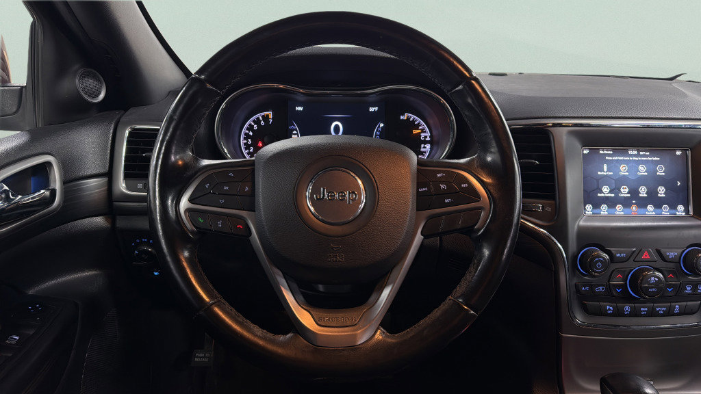 Used 2021 Jeep Grand Cherokee Laredo image 33