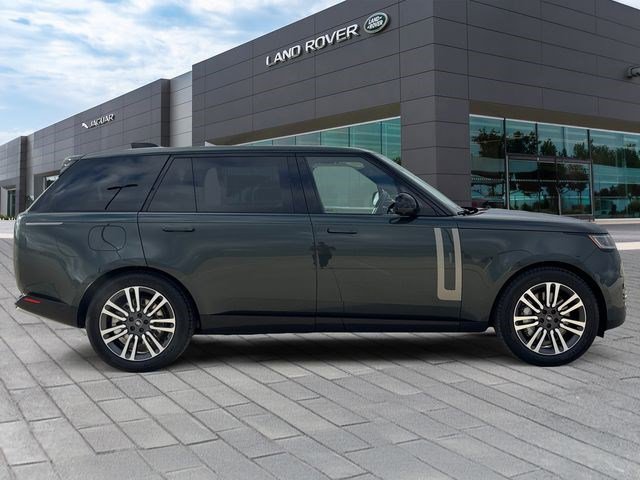 Used 2024 Land Rover Range Rover Long Wheelbase SE image 6