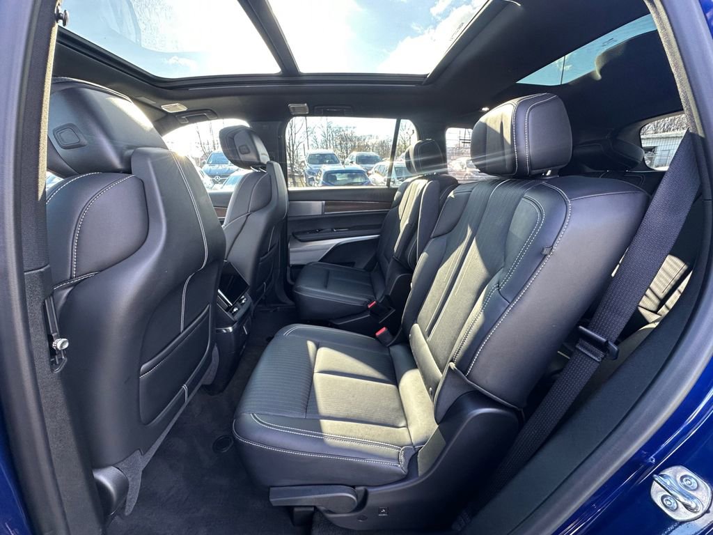 Used 2026 Cadillac Vistiq Sport w/ LPO, Floor Liner Package image 27