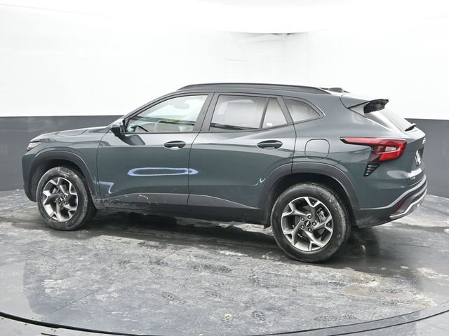 Used 2025 Chevrolet Trax LT image 7