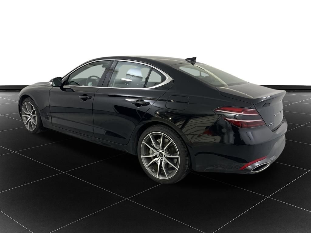 Used 2025 Genesis G70 2.5T image 3