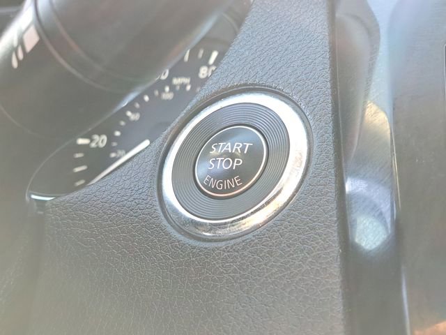 Used 2017 Nissan Rogue SV w/ Sun & Sound Touring Package image 13