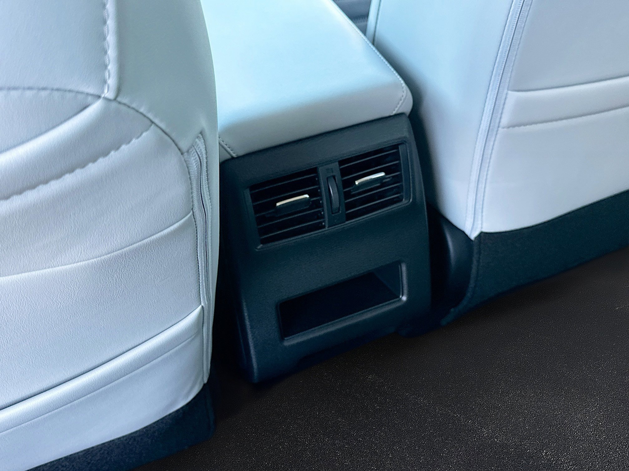 New 2025 Mitsubishi Outlander SE image 19