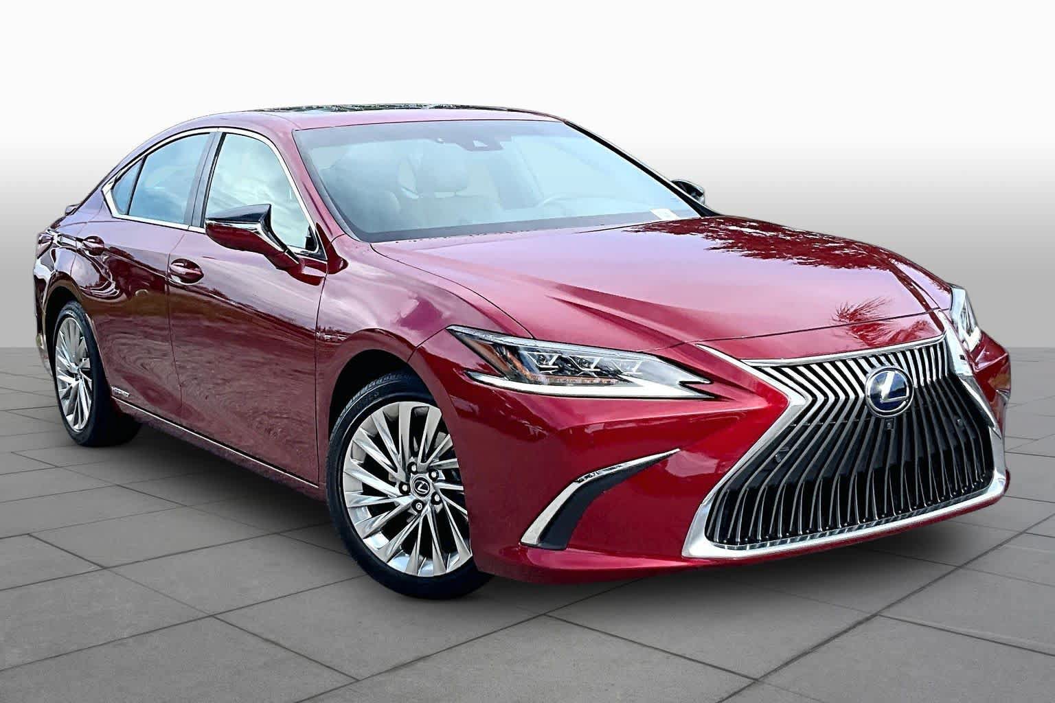 Used 2019 Lexus ES 300h Ultra Luxury w/ Accessory Package 2 FWD image 3