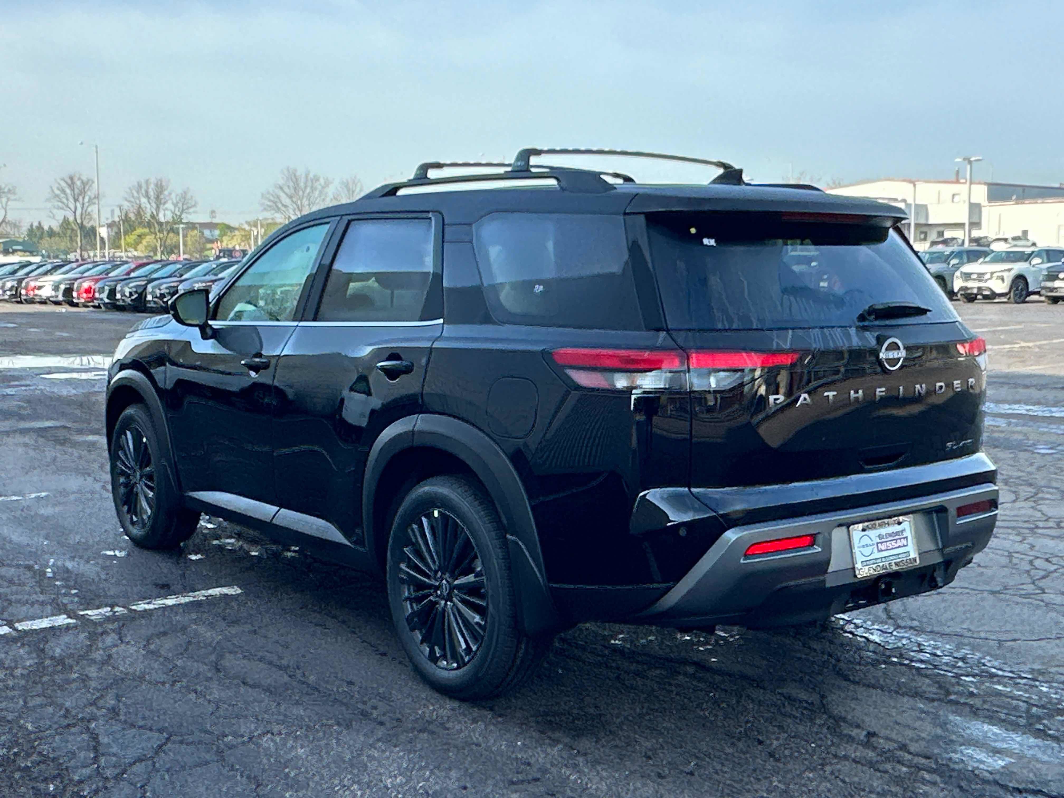 New 2026 Nissan Pathfinder SL w/ SL Premium Package AWD/4WD image 6