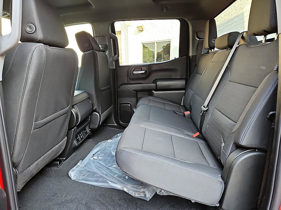 New 2026 Chevrolet Silverado 1500 Custom Trail Boss w/ LPO, Dark Essentials Package AWD/4WD image 11