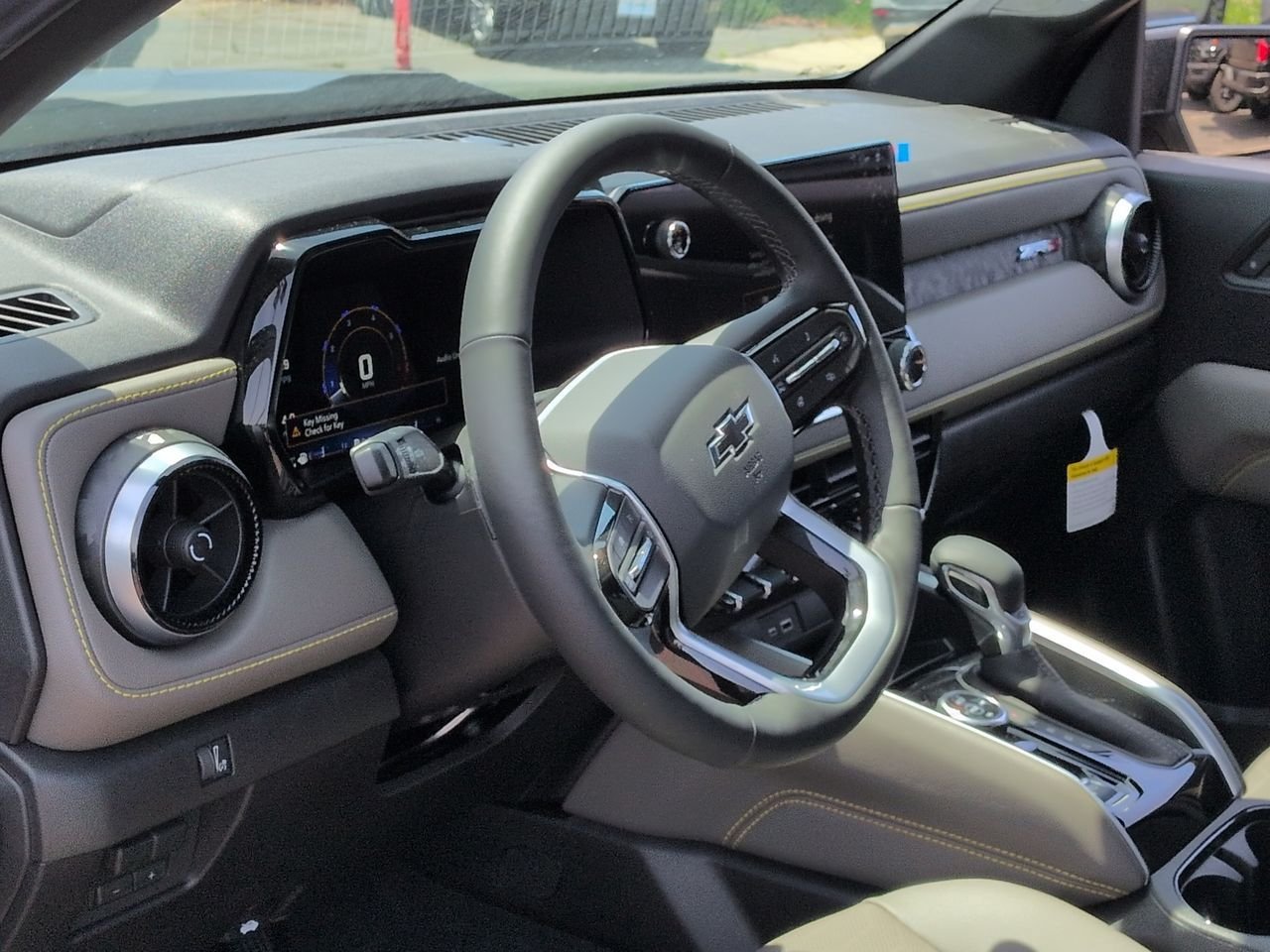 New 2026 Chevrolet Colorado ZR2 w/ Technology Package AWD/4WD image 10