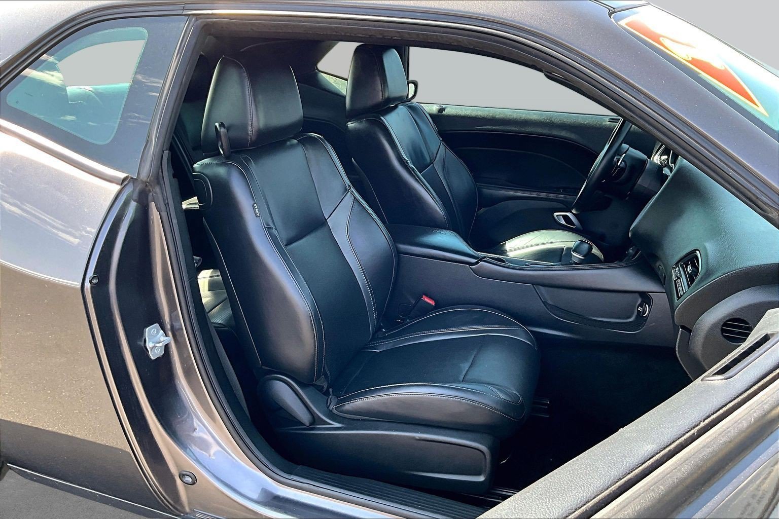 Used 2015 Dodge Challenger R/T Plus RWD image 7