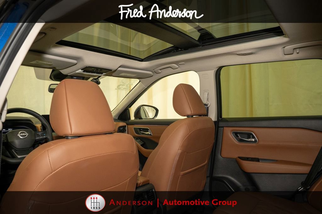Used 2025 Nissan Rogue Platinum AWD/4WD image 10