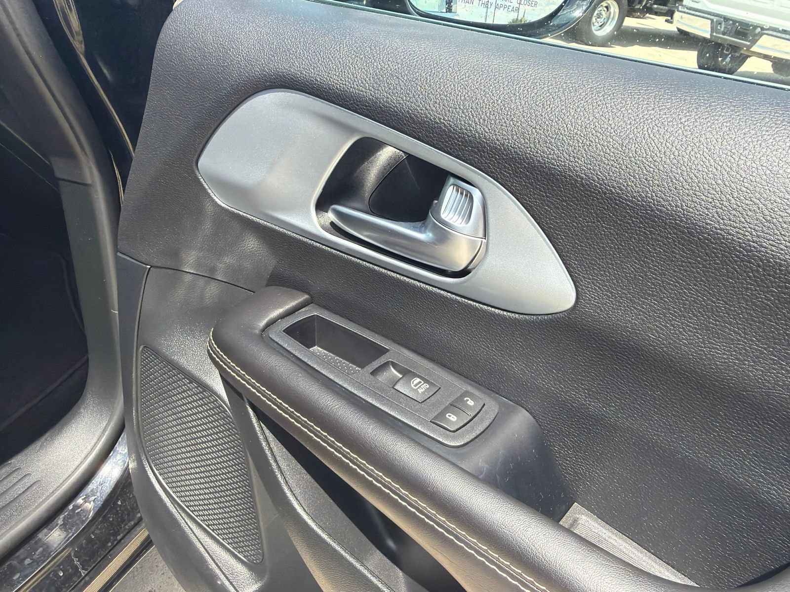 Used 2026 Chrysler Pacifica Limited FWD image 9