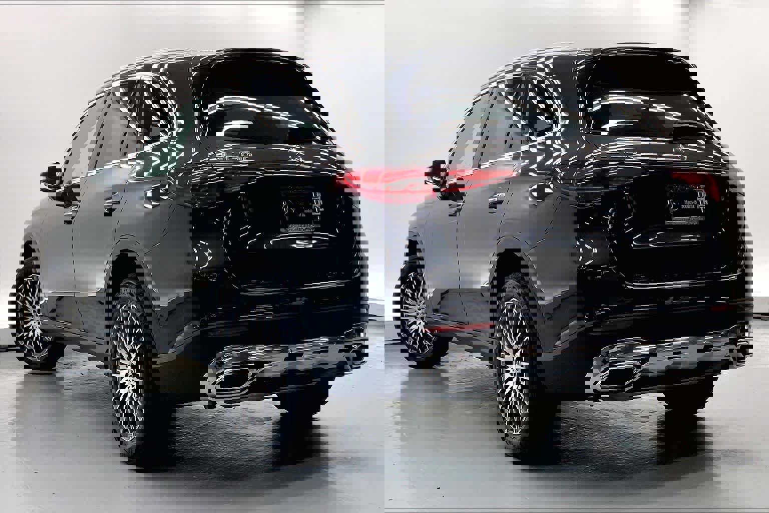 Certified 2023 Mercedes-Benz GLC 300 image 3