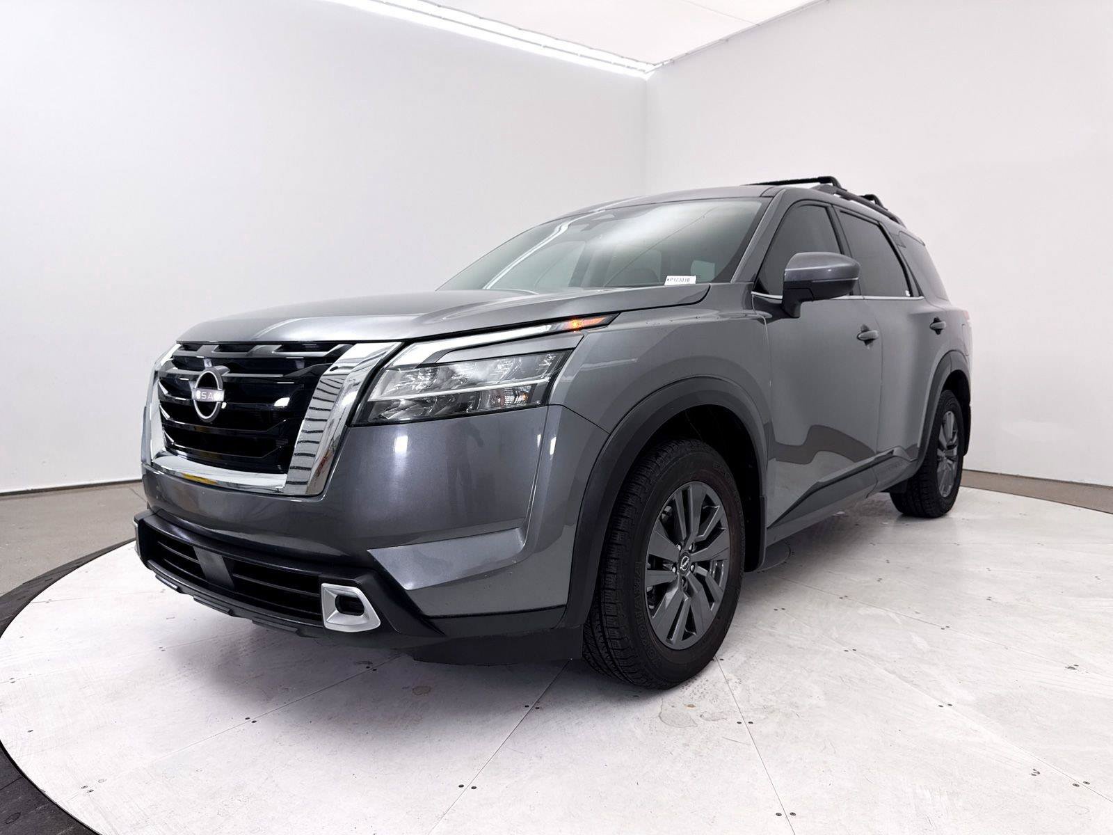 Used 2022 Nissan Pathfinder SV FWD image 13