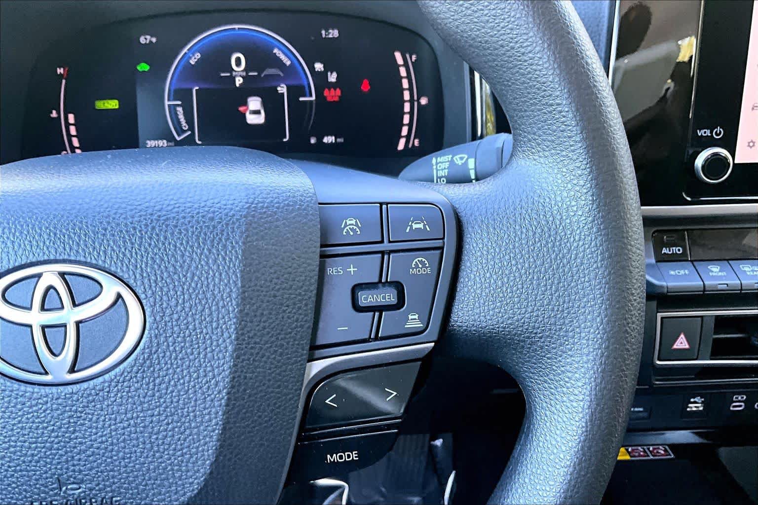 Used 2025 Toyota Camry LE FWD image 25